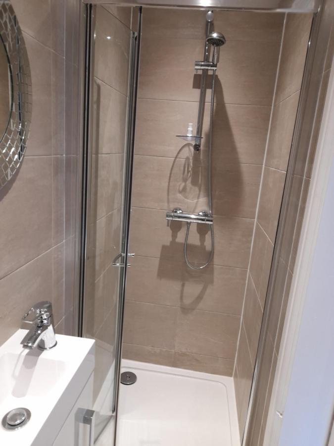 ريدينج Lovely Home With Full En-Suite Double Bed Rooms المظهر الخارجي الصورة