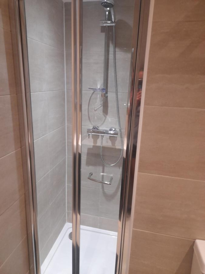 ريدينج Lovely Home With Full En-Suite Double Bed Rooms المظهر الخارجي الصورة