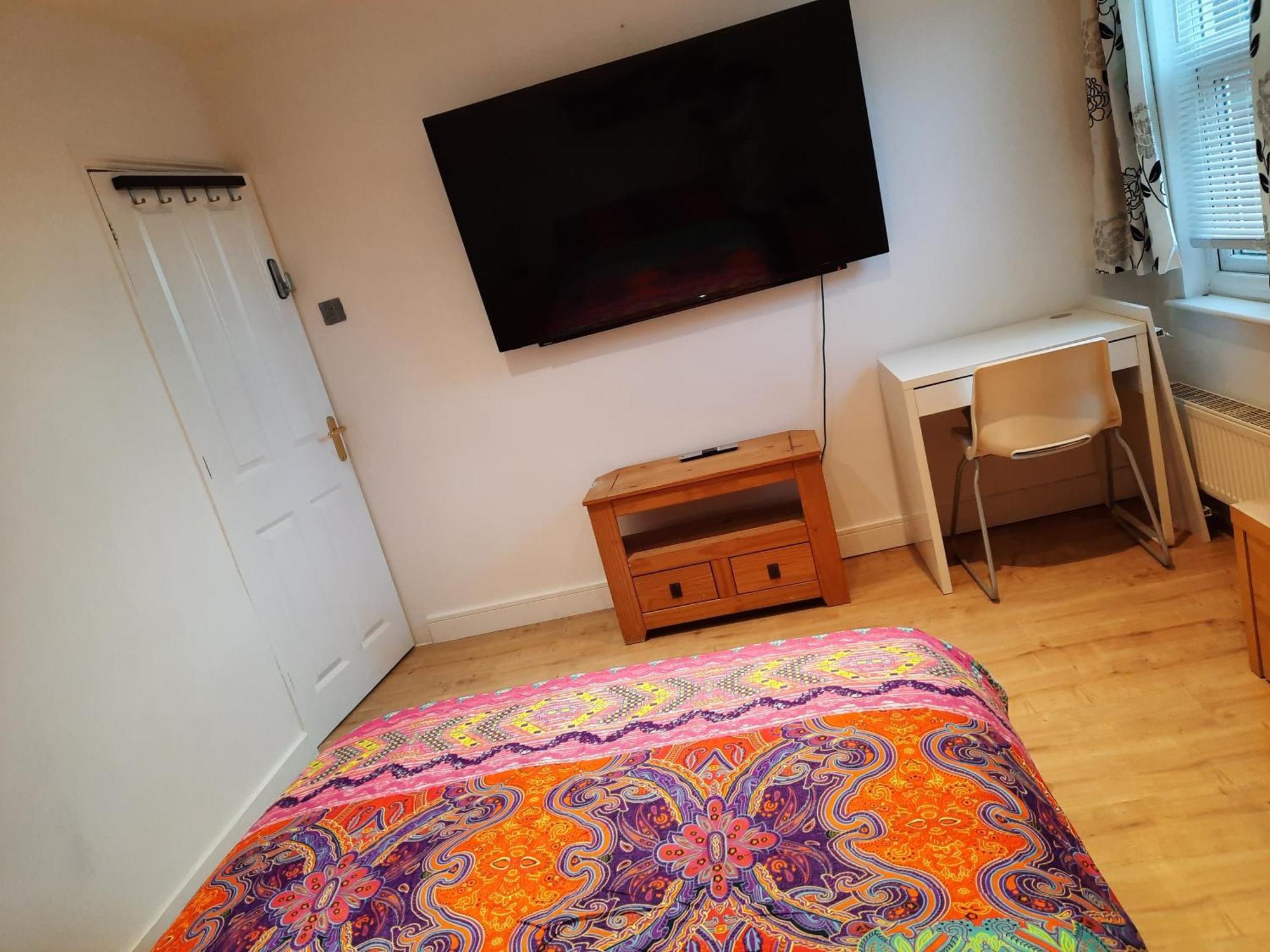 ريدينج Lovely Home With Full En-Suite Double Bed Rooms المظهر الخارجي الصورة